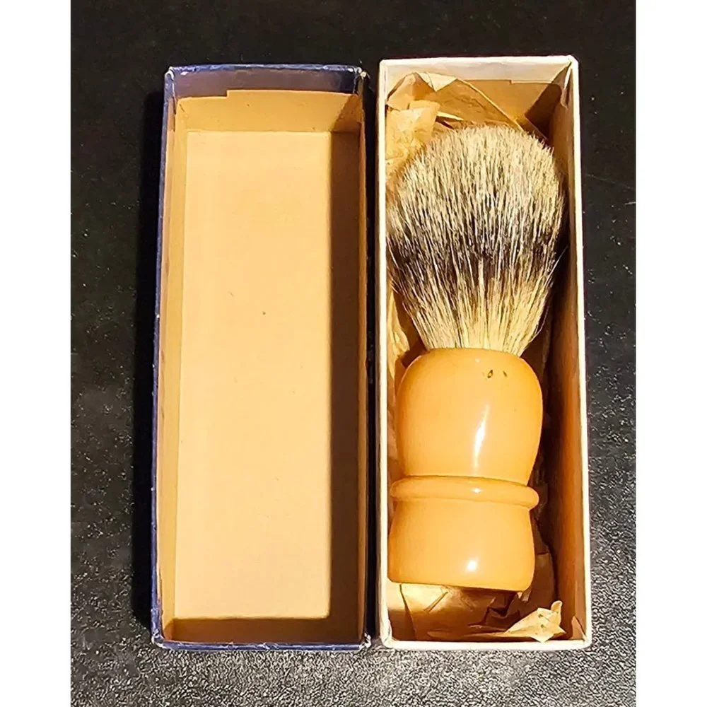 Vintage Shaving Tools: Shaving Brush and‎ Straight Razor